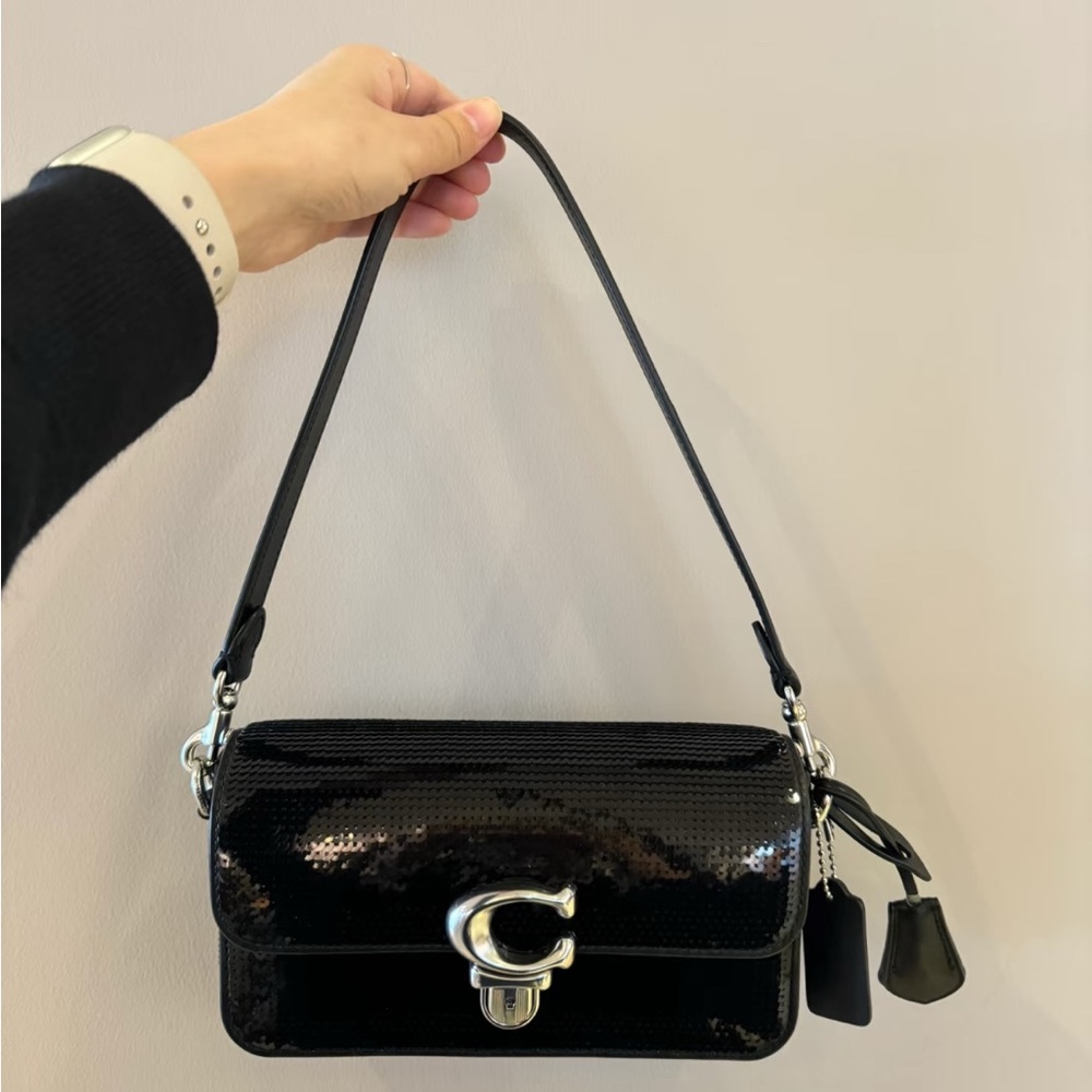 NWT Coach CM428 Studio Baguette 20 Shoulder Bag Crossbody Sequins Leather-Black